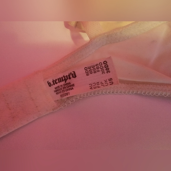 B.tempt'd by Wacoal B.Sultry Balconette Bra - Picture 2 of 3